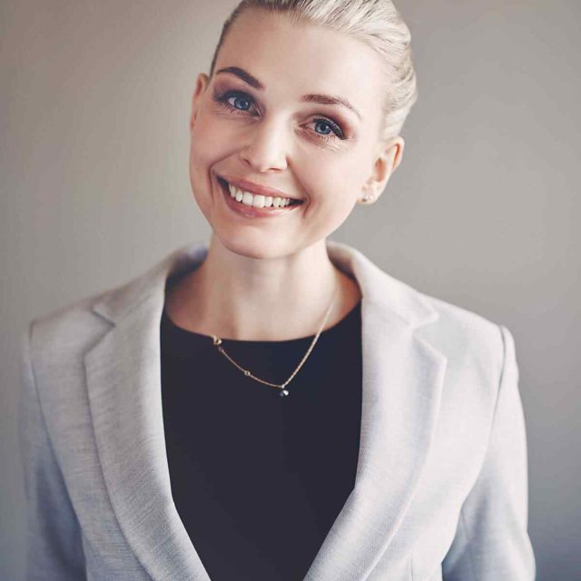 https://audosta.co.uk/wp-content/uploads/2021/06/img-team-04-640x640.jpg