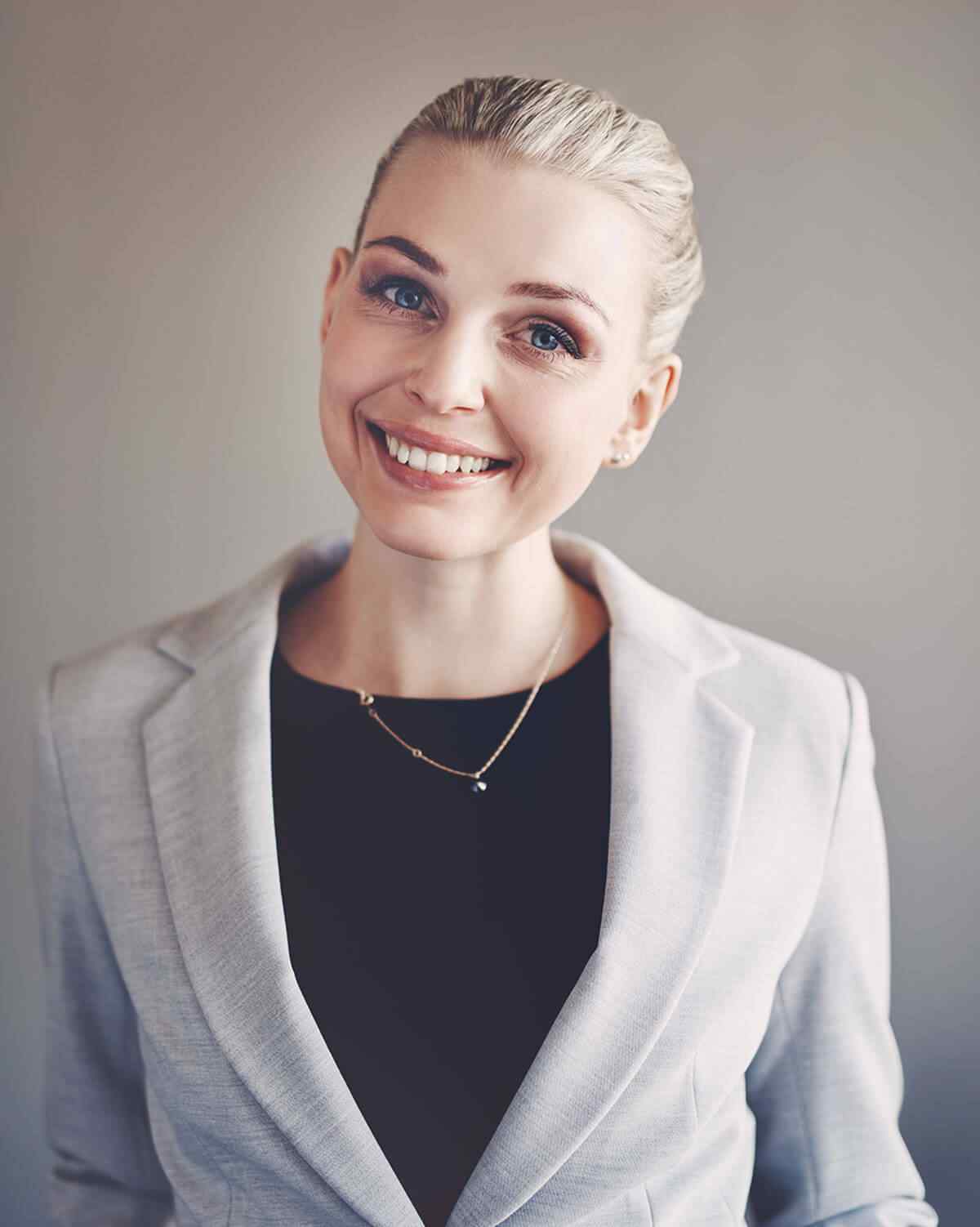 https://audosta.co.uk/wp-content/uploads/2021/06/img-team-04.jpg